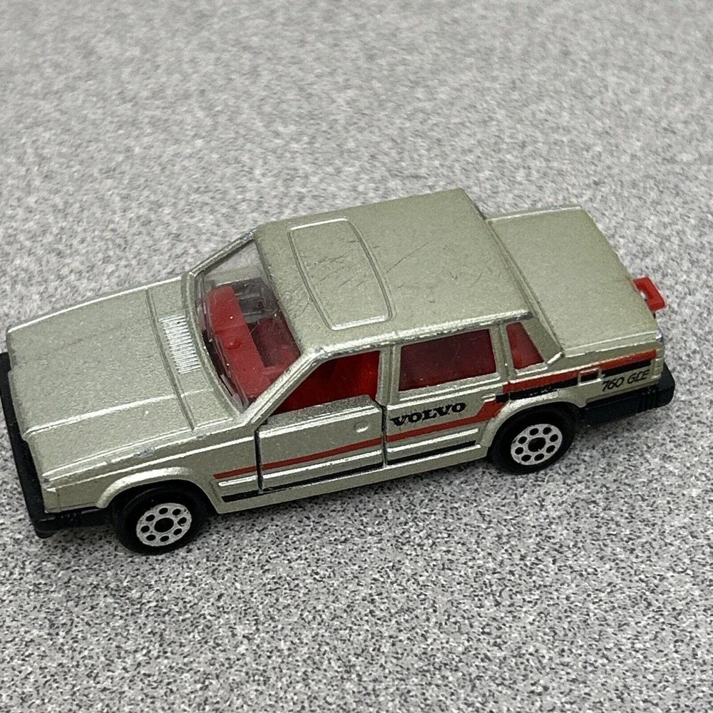 Vintage Majorette 230 Volvo 760 GLE silver. Made in France.‎ Metal 1/61 No. 230
